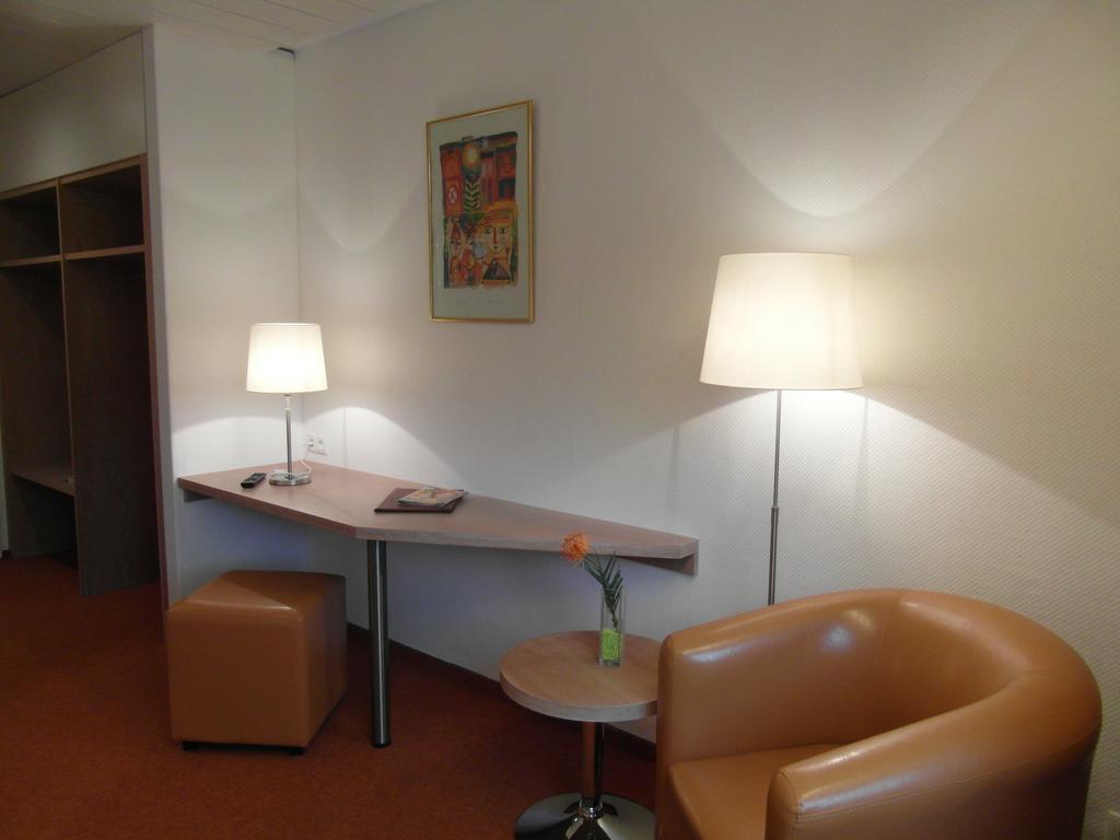 Hotel Am Springhorstsee โกรสบวร์กวีเดิล ภายนอก รูปภาพ