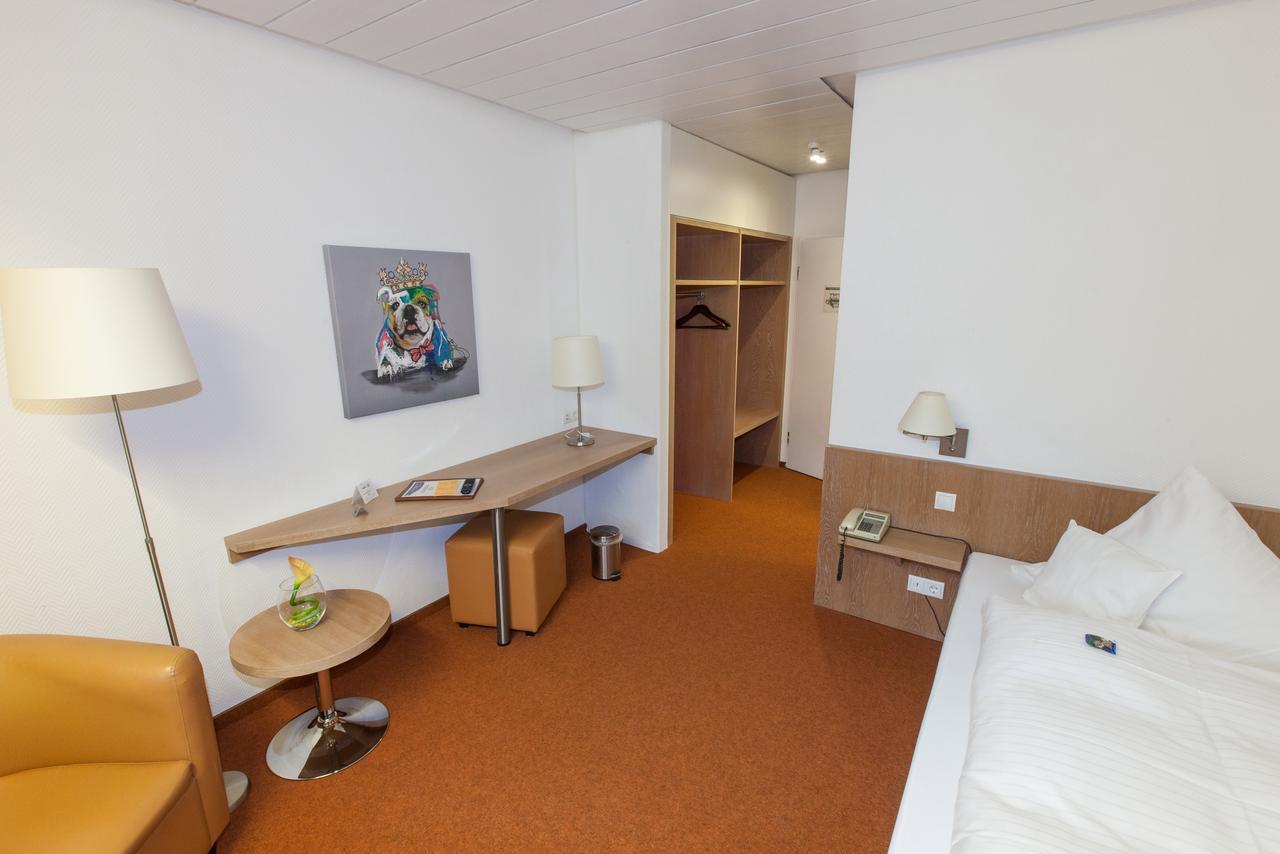 Hotel Am Springhorstsee โกรสบวร์กวีเดิล ภายนอก รูปภาพ
