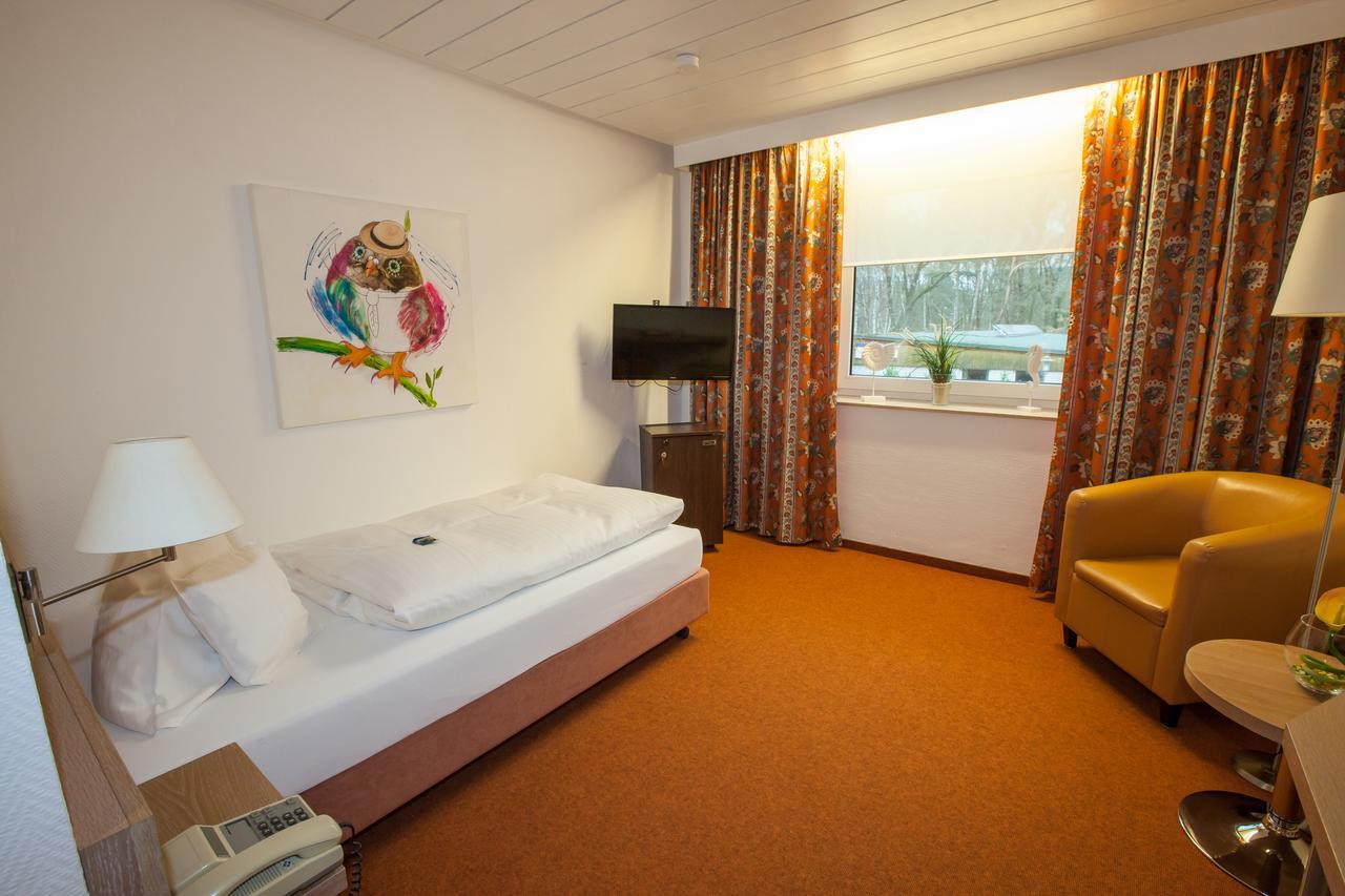 Hotel Am Springhorstsee โกรสบวร์กวีเดิล ภายนอก รูปภาพ